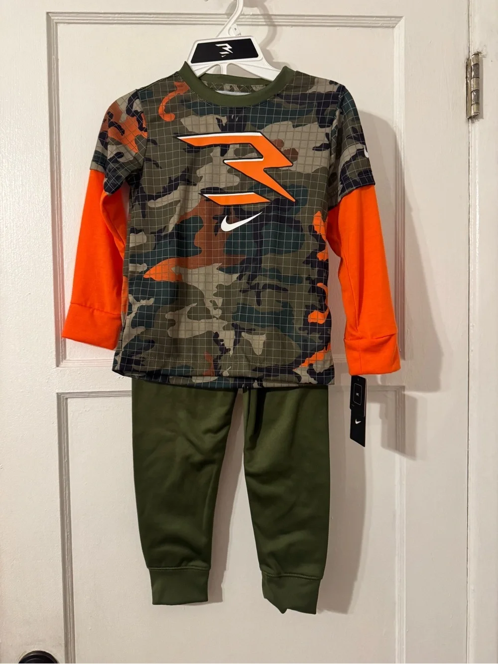 Nike boys jogger set Sz 5
